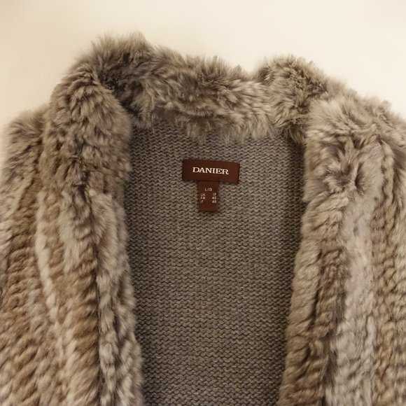 Danier geniune rabbit fur vest large - Picture 7 of 8